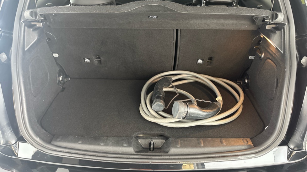 MINI HATCHBACK Image 15