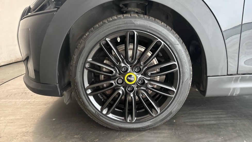 MINI HATCHBACK Image 17