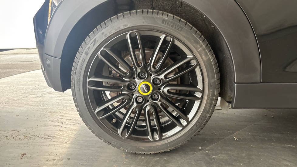 MINI HATCHBACK Image 19