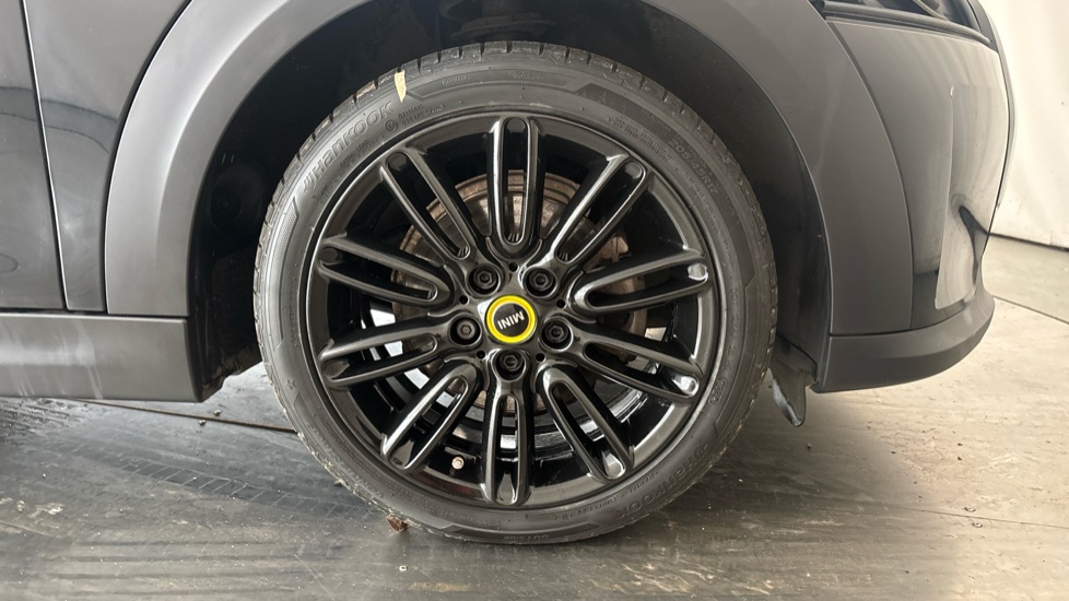 MINI HATCHBACK Image 20