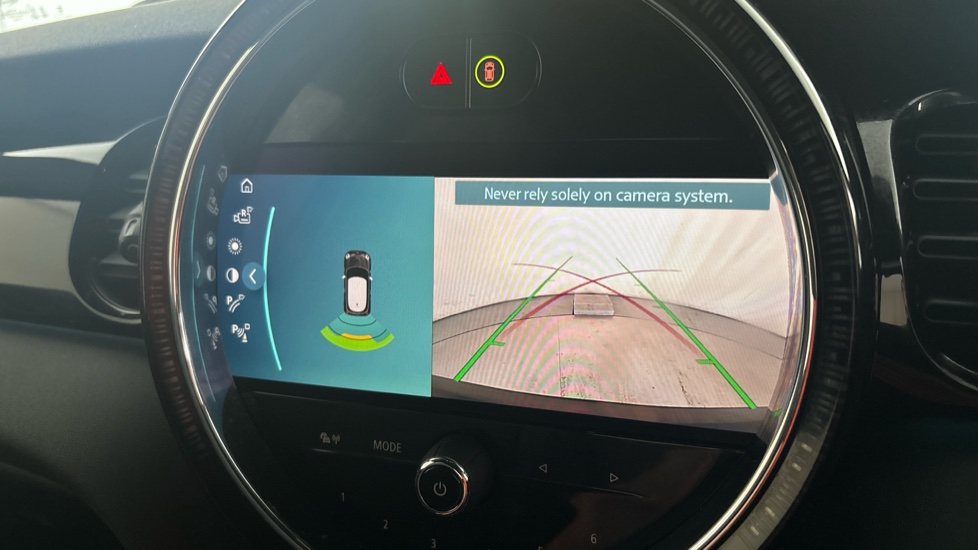 MINI HATCHBACK reverse camera