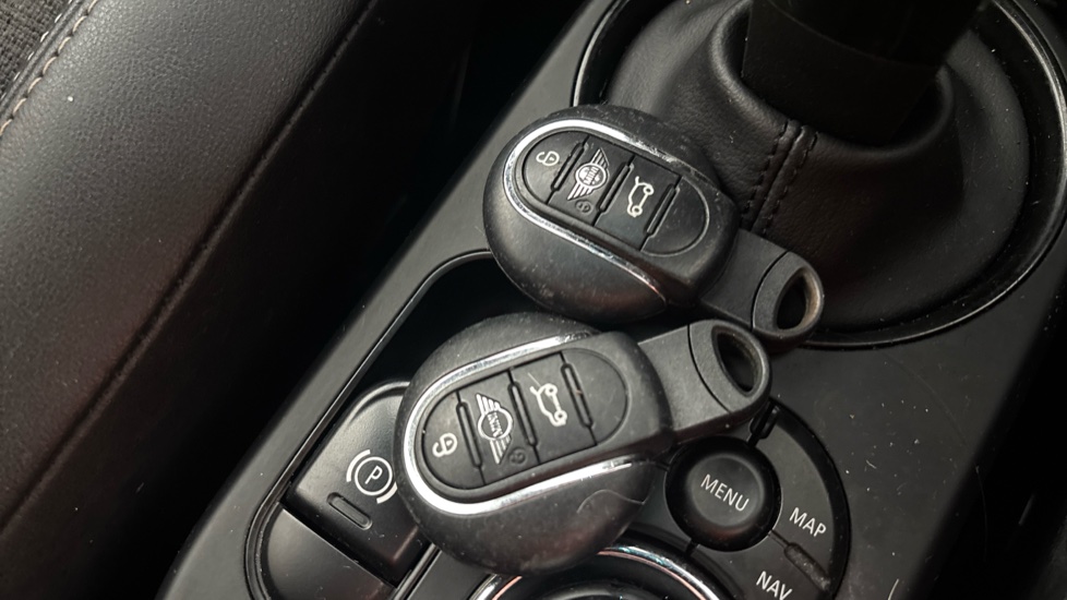 MINI HATCHBACK 2 keys