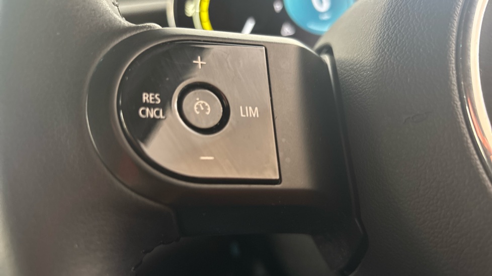 MINI HATCHBACK cruise control