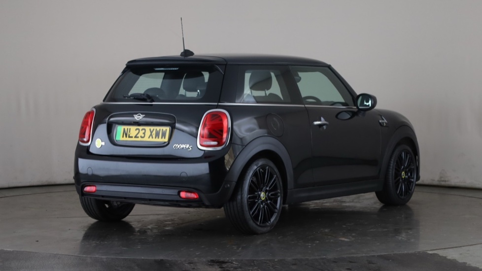 MINI HATCHBACK Image 5