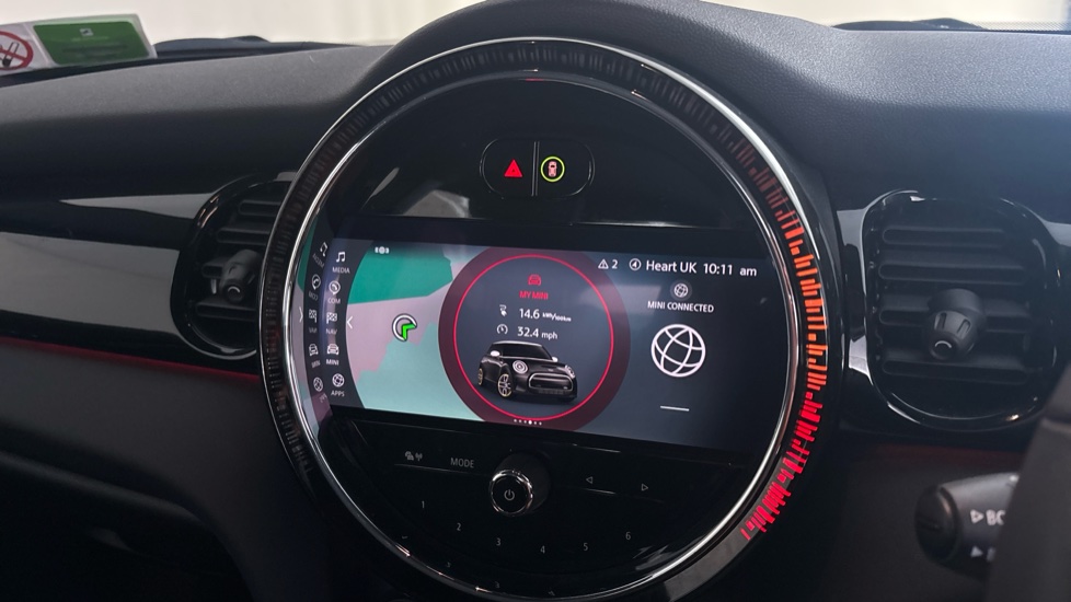 MINI HATCHBACK Image 12