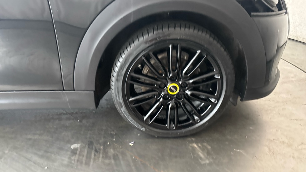 MINI HATCHBACK Image 20