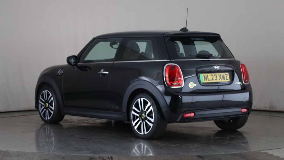 MINI HATCHBACK Image 3