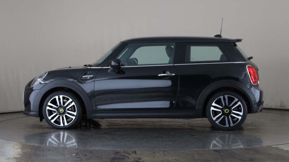 MINI HATCHBACK Image 2