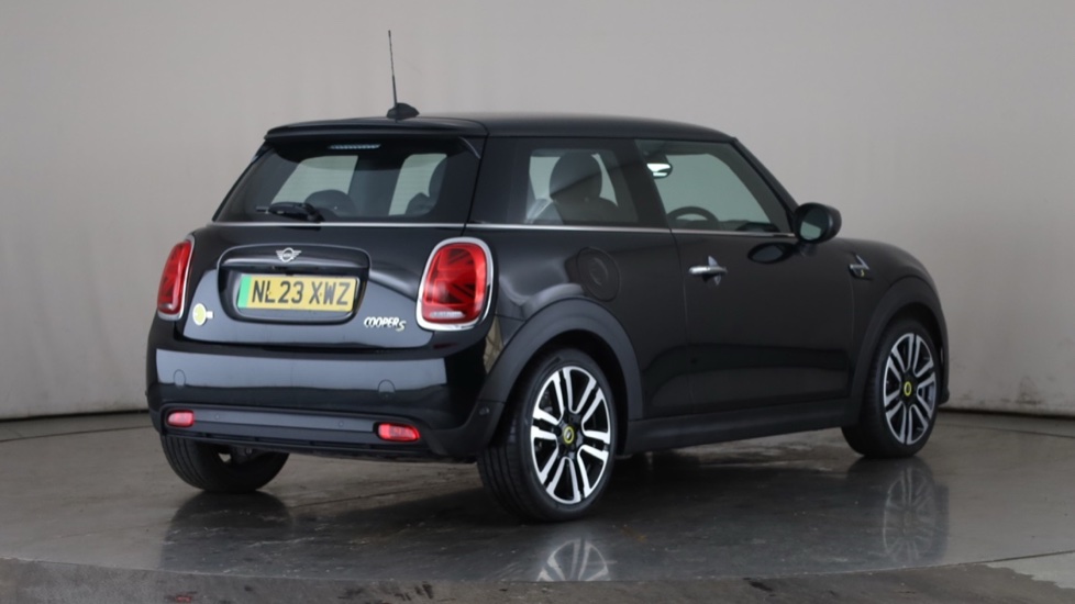 MINI HATCHBACK Image 5