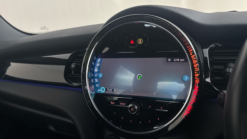 MINI HATCHBACK Image 12