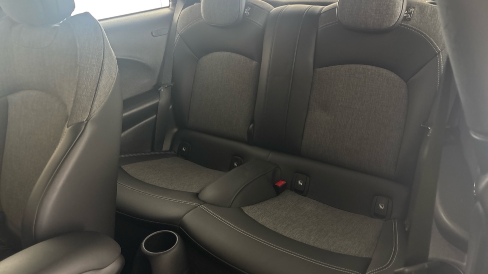MINI HATCHBACK Image 14