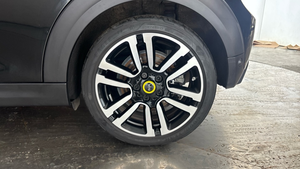 MINI HATCHBACK Image 18