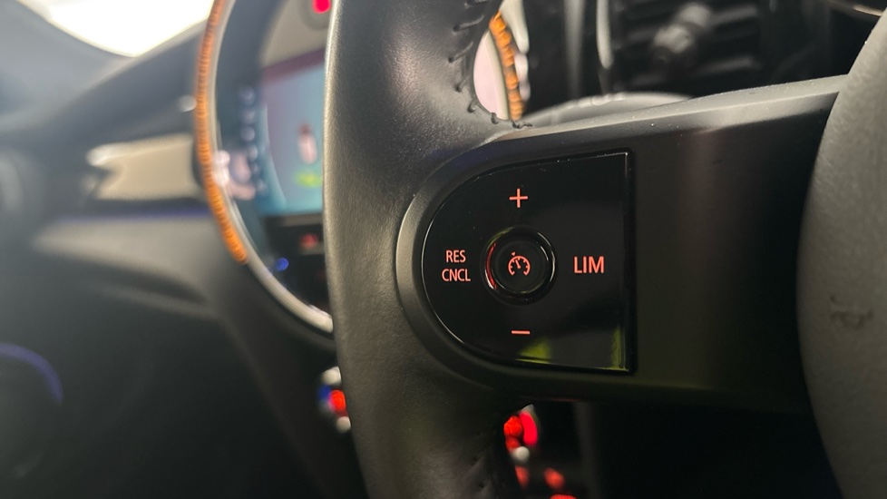 MINI HATCHBACK cruise control