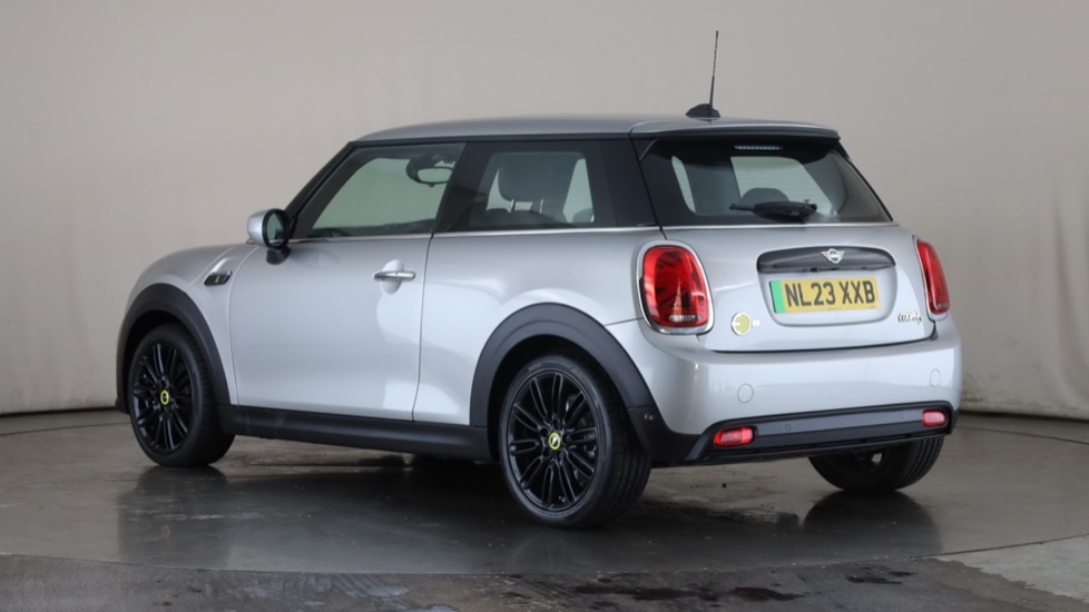 MINI HATCHBACK Image 3