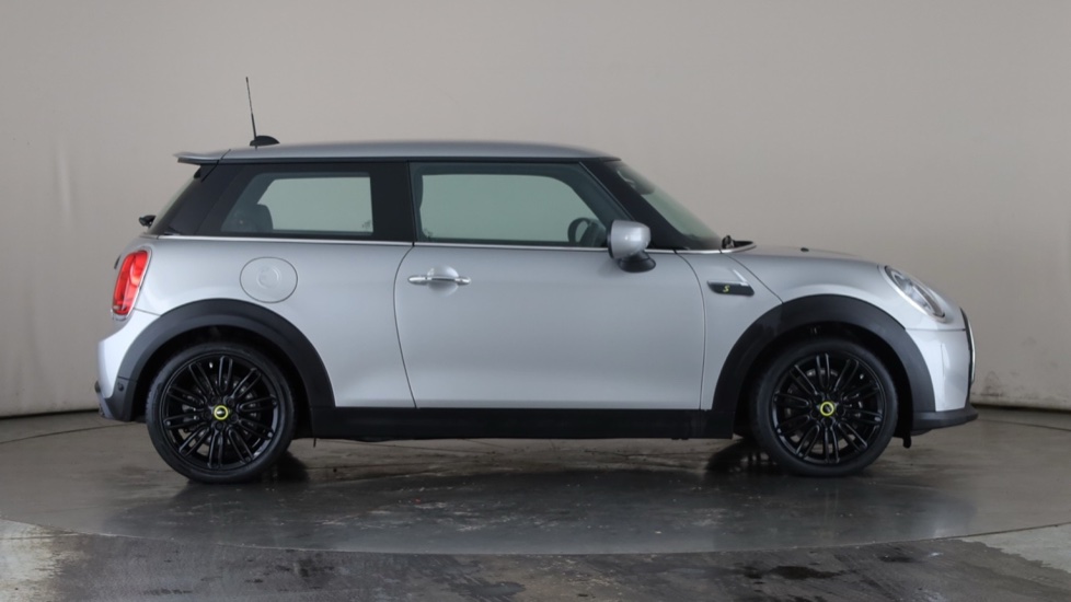 MINI HATCHBACK Image 6
