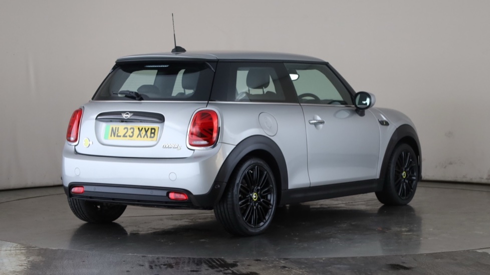 MINI HATCHBACK Image 5