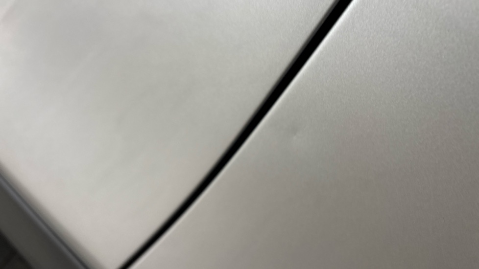 MINI HATCHBACK dent