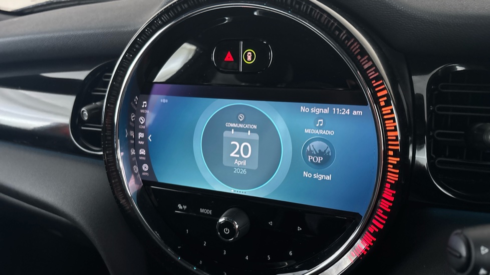 MINI HATCHBACK Image 12