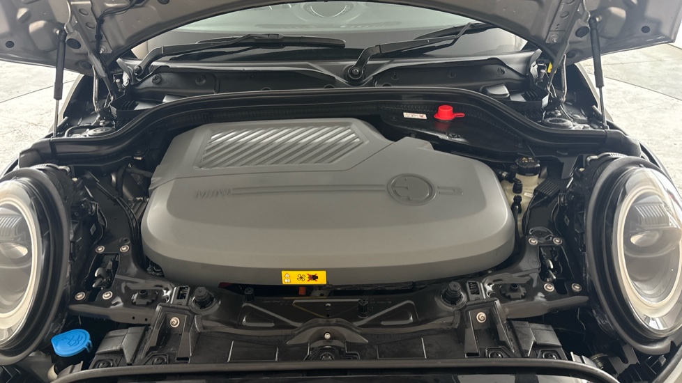 MINI HATCHBACK Image 16