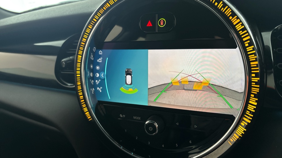 MINI HATCHBACK reverse camera