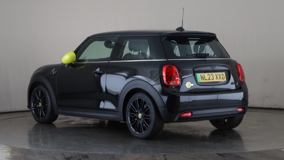 MINI HATCHBACK Image 3