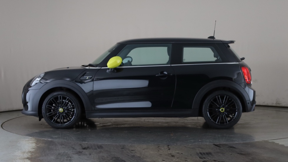 MINI HATCHBACK Image 2