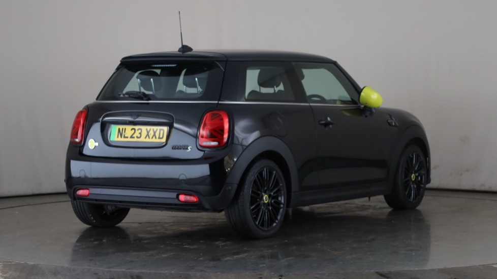 MINI HATCHBACK Image 5