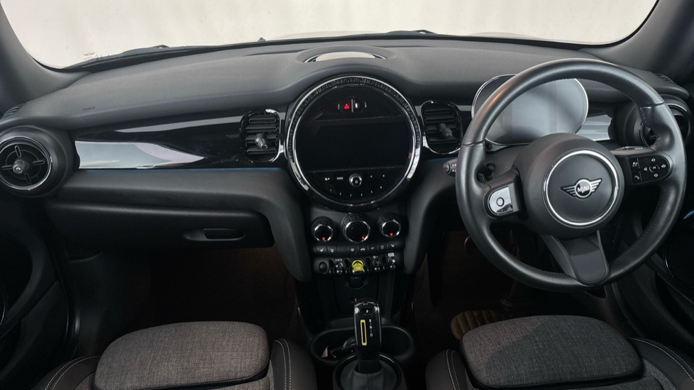 MINI HATCHBACK Image 11