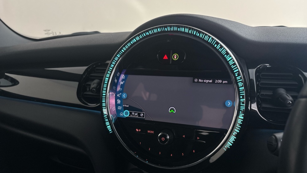 MINI HATCHBACK Image 12