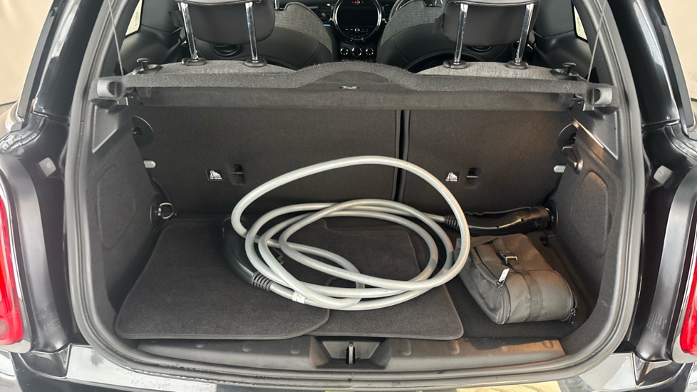 MINI HATCHBACK Image 15
