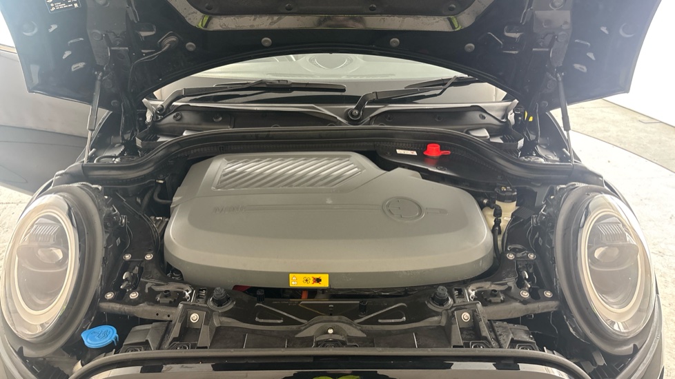 MINI HATCHBACK Image 16