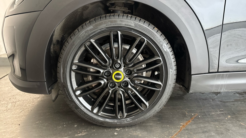 MINI HATCHBACK Image 17