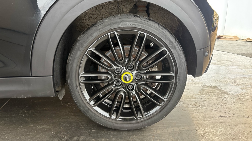 MINI HATCHBACK Image 18