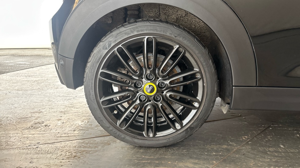 MINI HATCHBACK Image 19