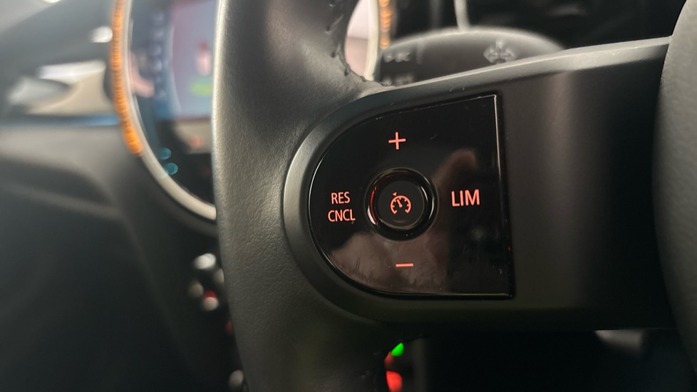 MINI HATCHBACK cruise control