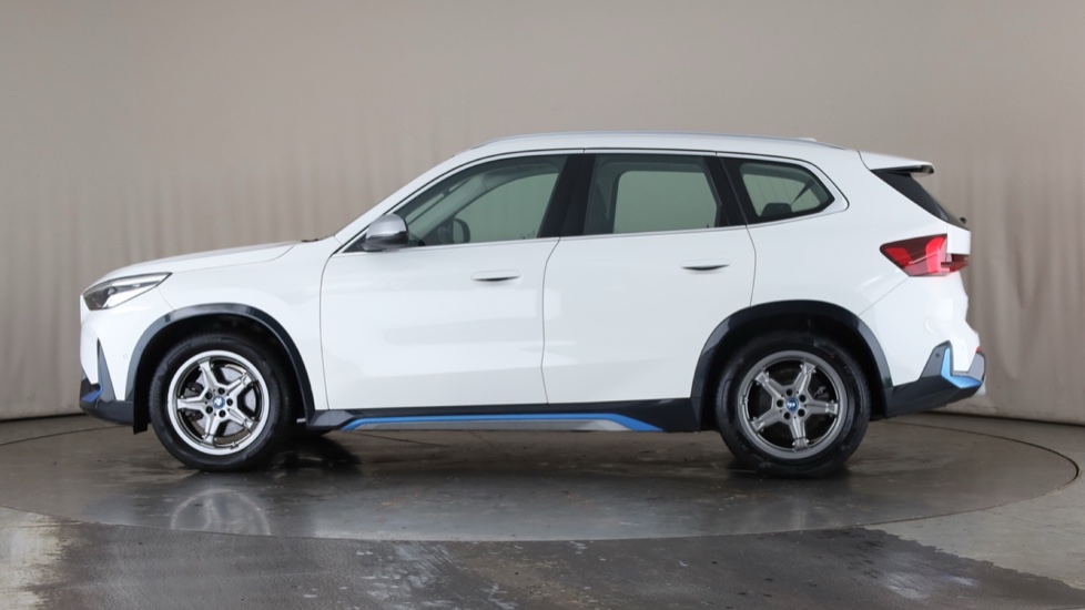 BMW iX1 Image 2