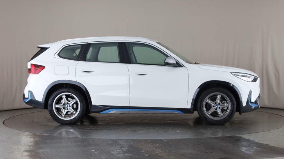 BMW iX1 Image 6