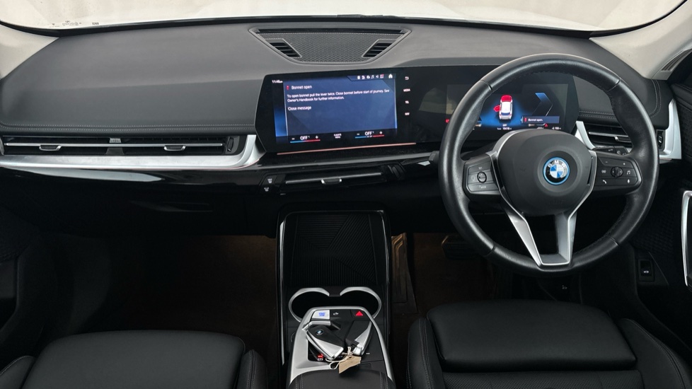 BMW iX1 Image 11