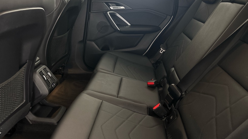 BMW iX1 Image 14