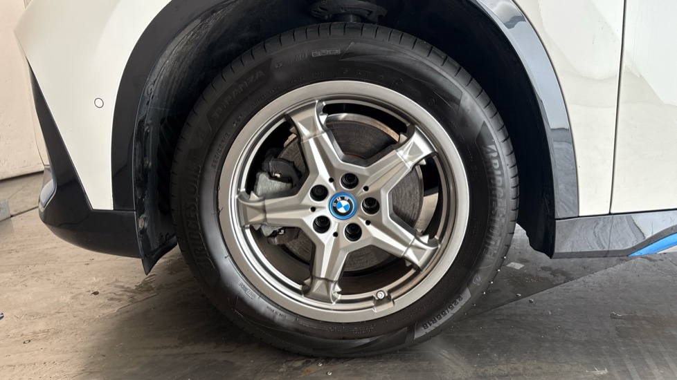 BMW iX1 Image 17