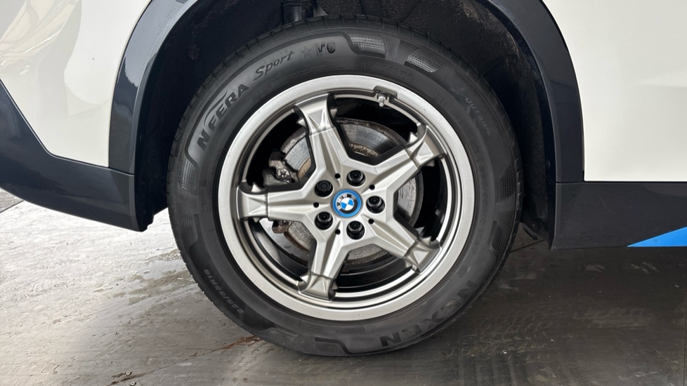 BMW iX1 Image 19