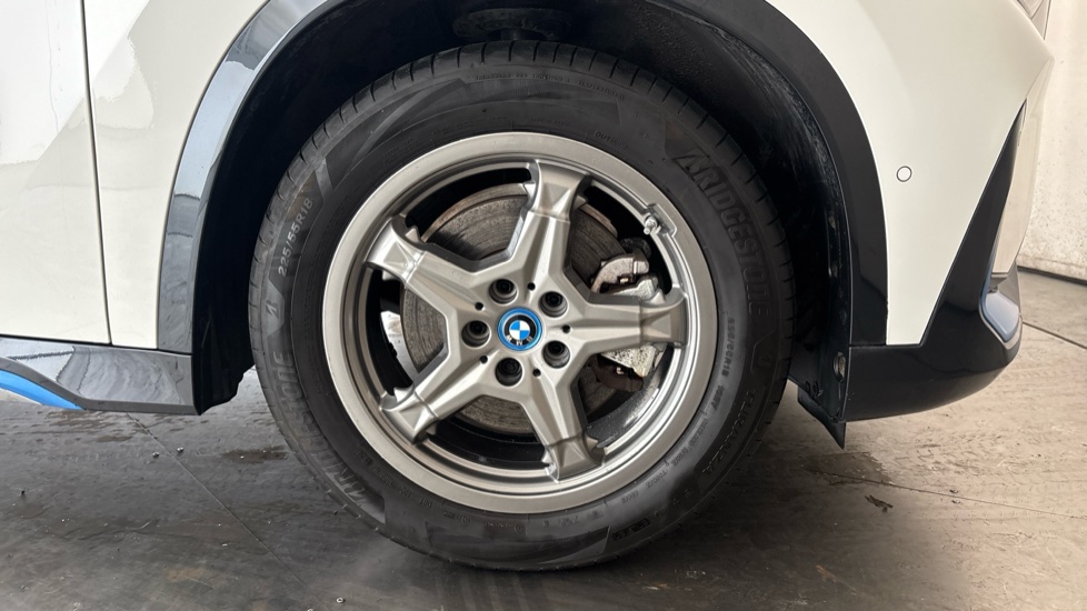 BMW iX1 Image 20