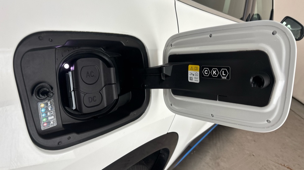 BMW iX1 Image 21