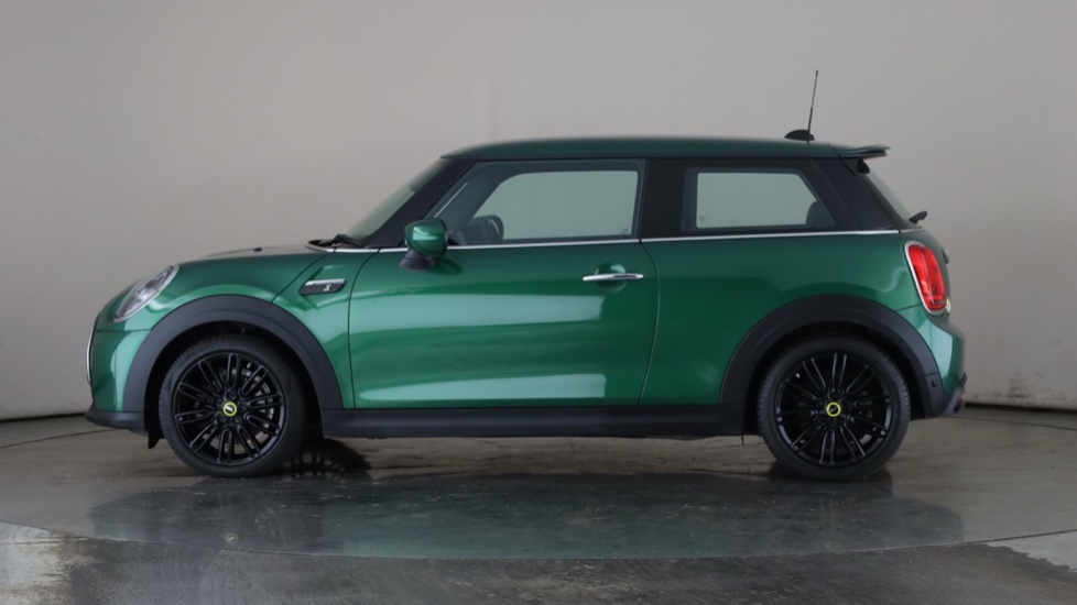 MINI HATCHBACK Image 2