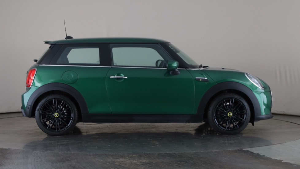 MINI HATCHBACK Image 6
