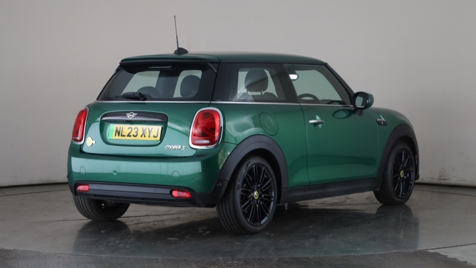 MINI HATCHBACK Image 5