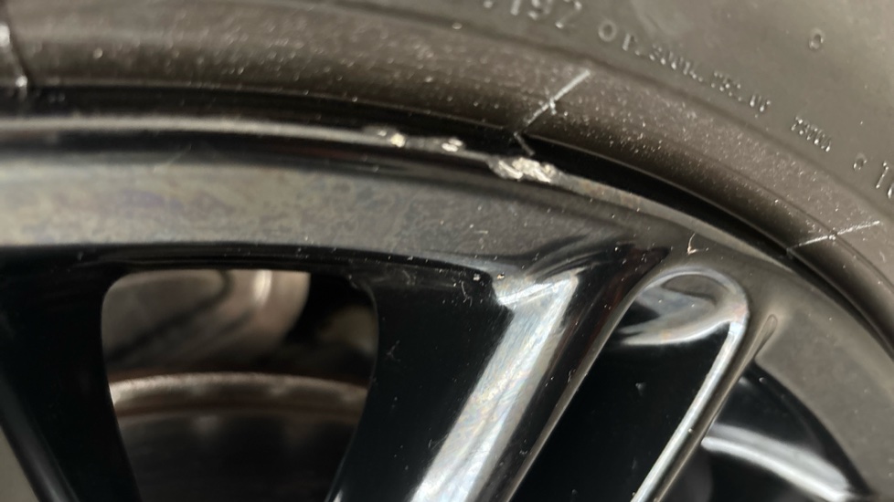 MINI HATCHBACK scuff