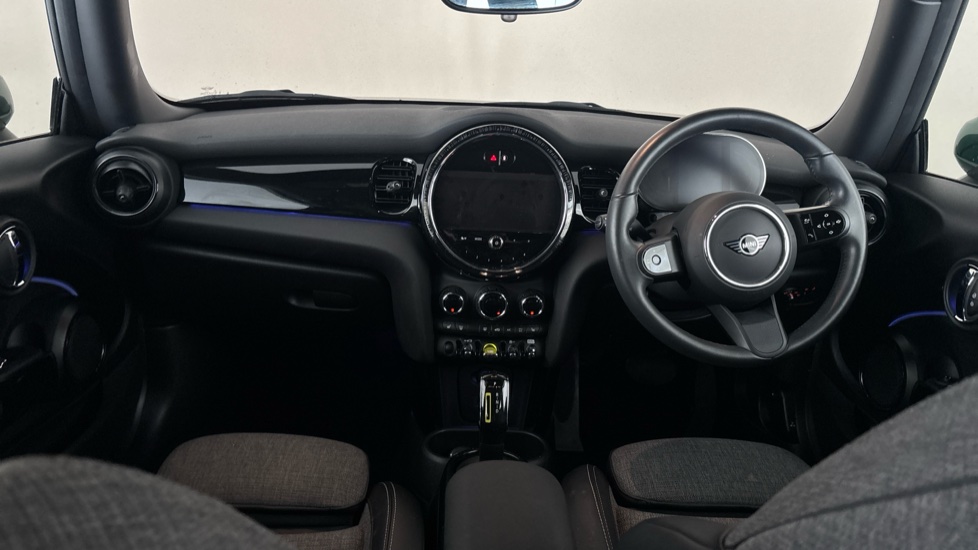 MINI HATCHBACK Image 11