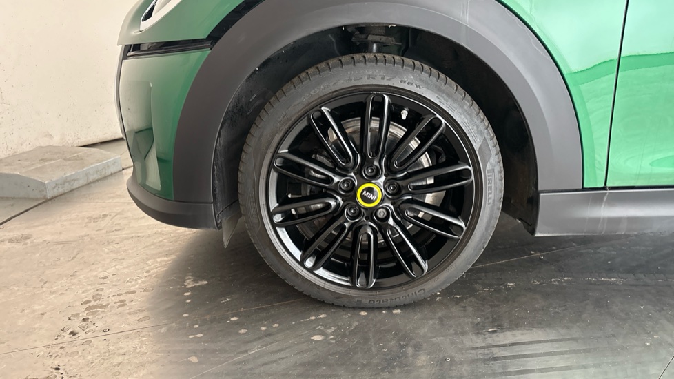 MINI HATCHBACK Image 17