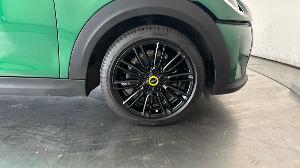 MINI HATCHBACK Image 20